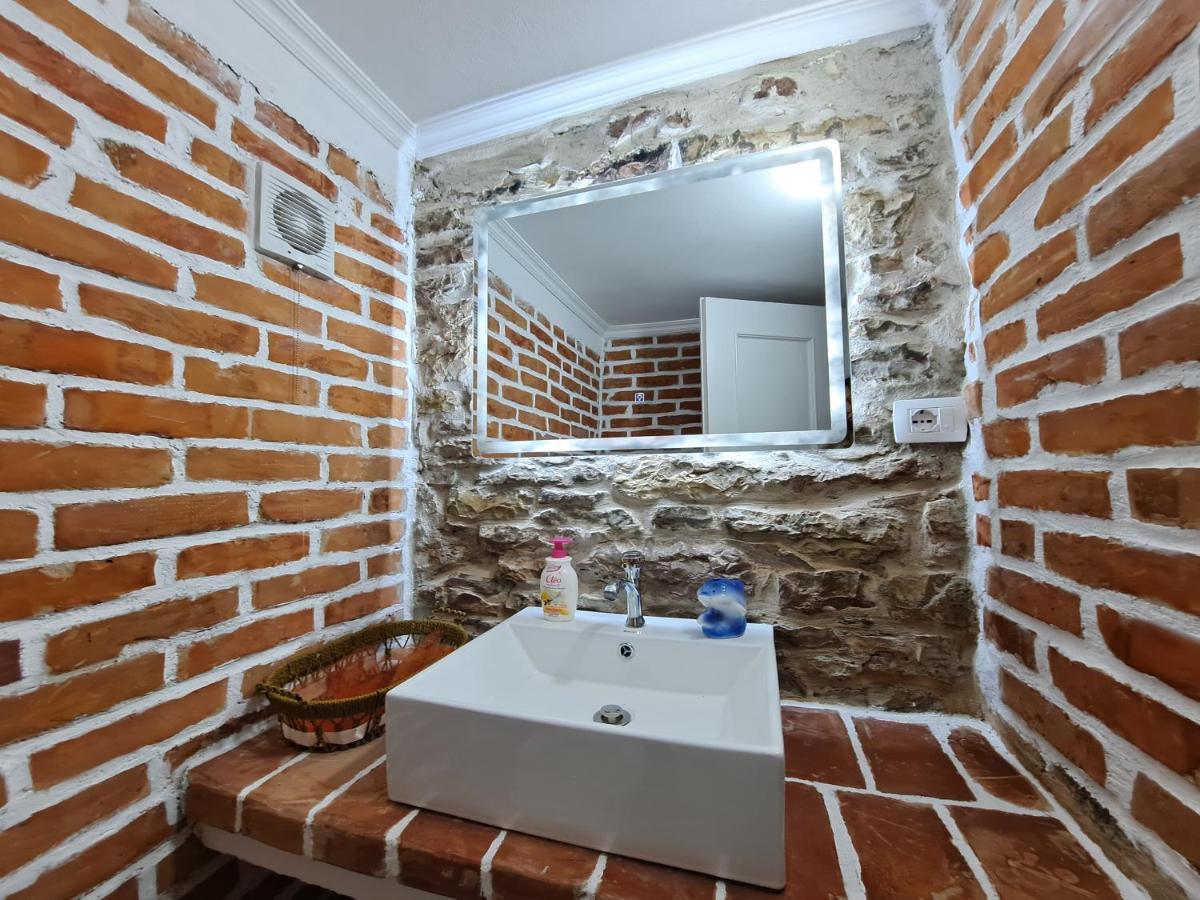 "Villa 70" Guesthouse Gjirokaster Luaran gambar