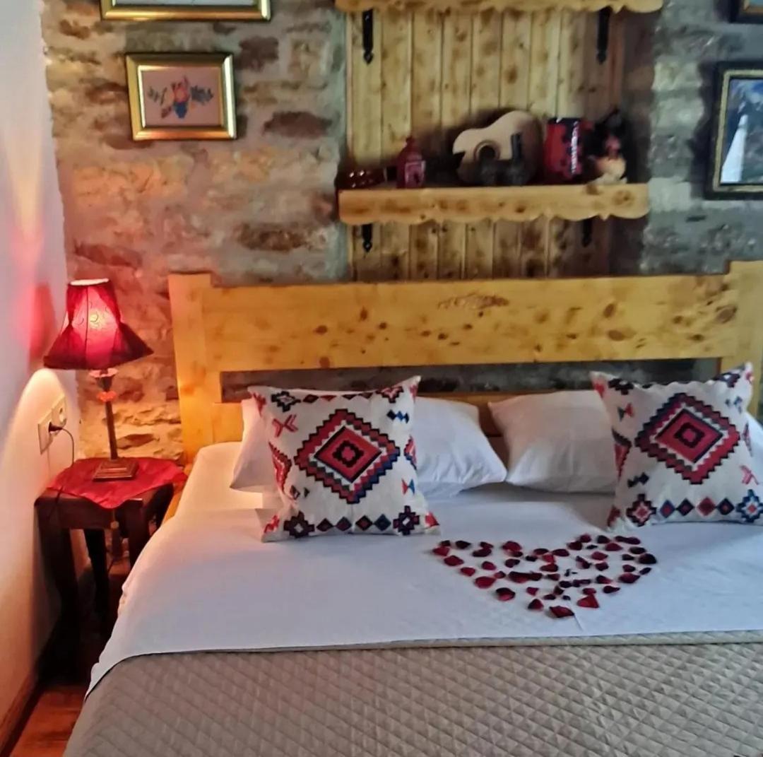 "Villa 70" Guesthouse Gjirokaster Luaran gambar