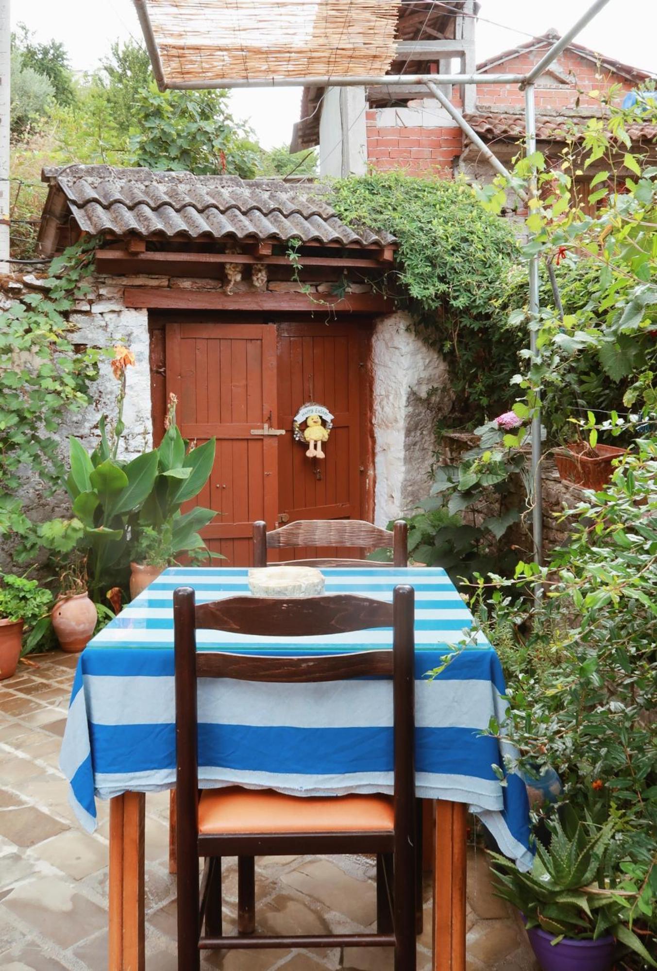 "Villa 70" Guesthouse Gjirokaster Luaran gambar
