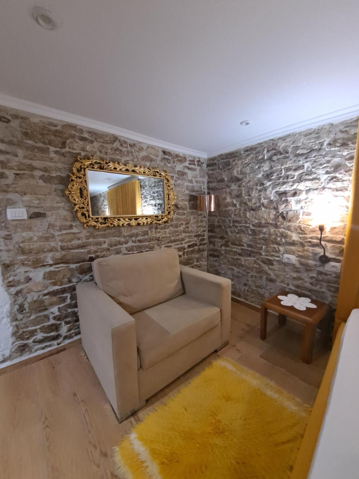 "Villa 70" Guesthouse Gjirokaster Luaran gambar