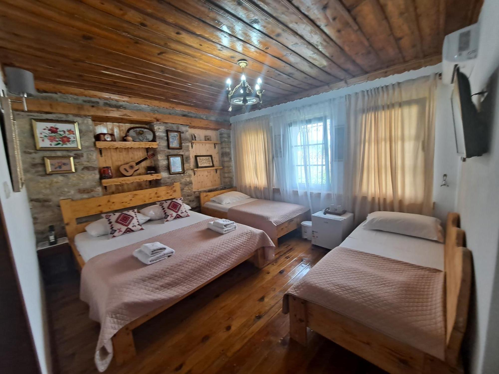 "Villa 70" Guesthouse Gjirokaster Luaran gambar